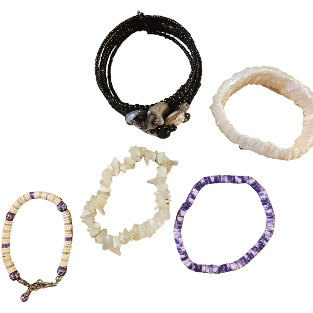 Lot 6 Pc Shell Bracelets Assorted